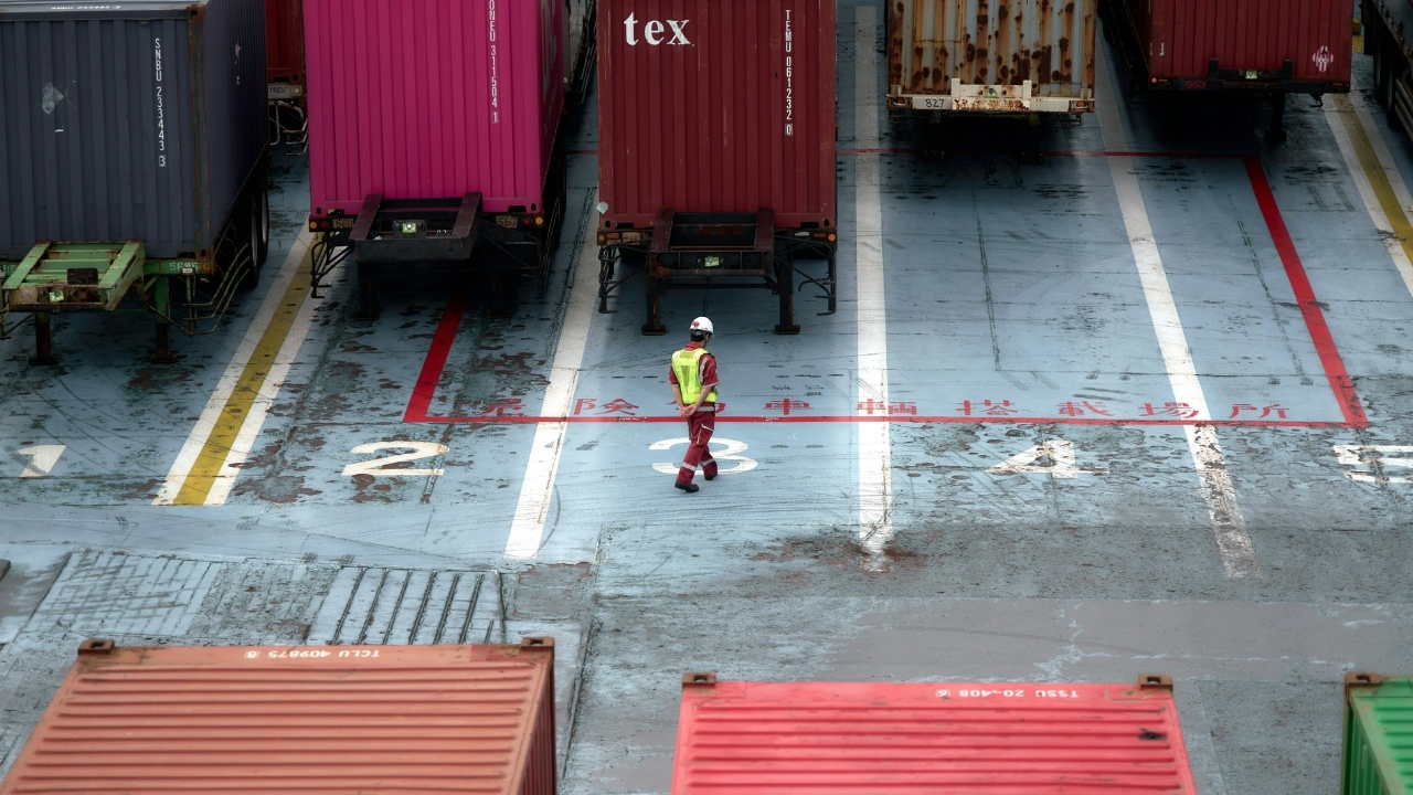 Oil, Helium, Fertilisers and a Slow-Motion Supply Chain Squeeze